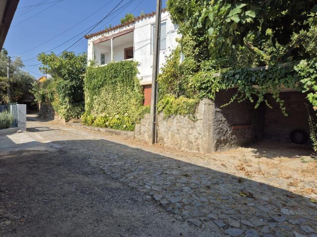 Casa para Recuperação em Ferreiros, Vila Real