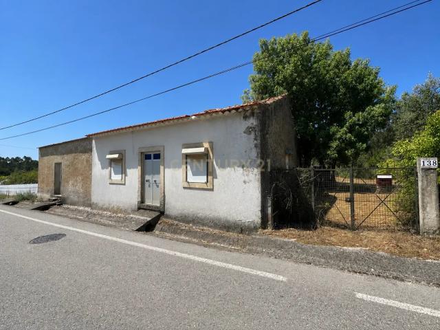 Casa para Recuperação em Serra e Junceira, Tomar