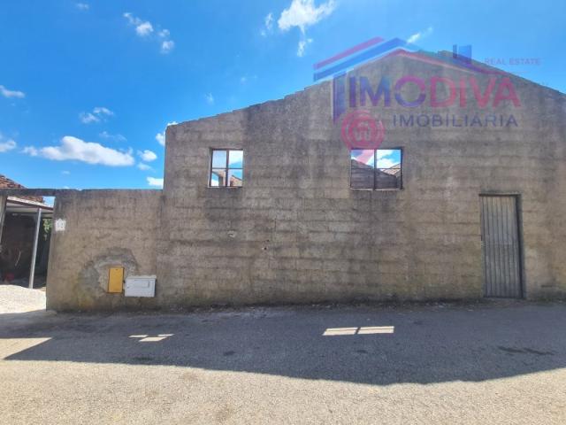 Casa para Recuperar com Quintal e Excelente Potencial Graça, Pedrógão Grande