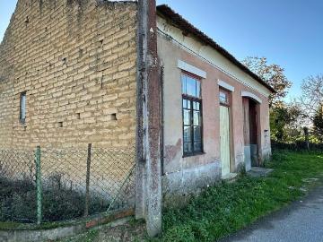 Casa para Recuperar em Oiã, Oliveira do Bairro