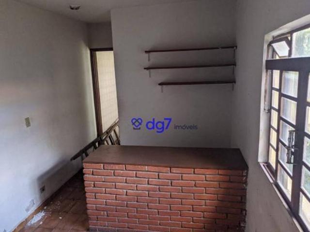Casa para reforma total ou para demolir e construir sobrados novos, terreno com