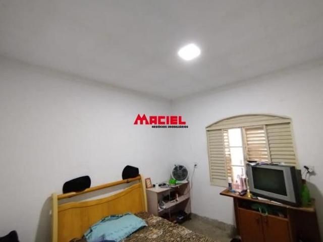Casa para reforma Altos do Bosque 2 quartos / 1 suíte / 2 vagas / área de lazer