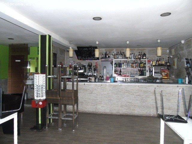 Casa para reforma completa con NEGOCIO EN FUNCIONAMIENTO