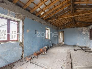 Casa da vila com telhado novo em Sanfins Sever do Vouga Aveiro