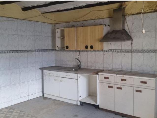Casa para reforma integral en Calle Muntadas. Lumpiaque