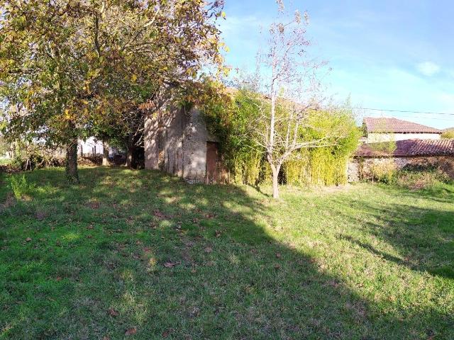 Casa para reformar con finca en Solveira a Merca