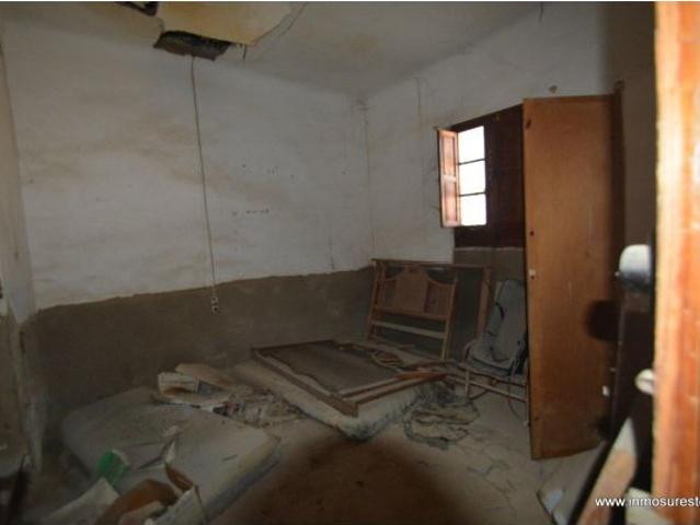 Casa para reformar con terreno en zona de Los Huertos, Orihuela