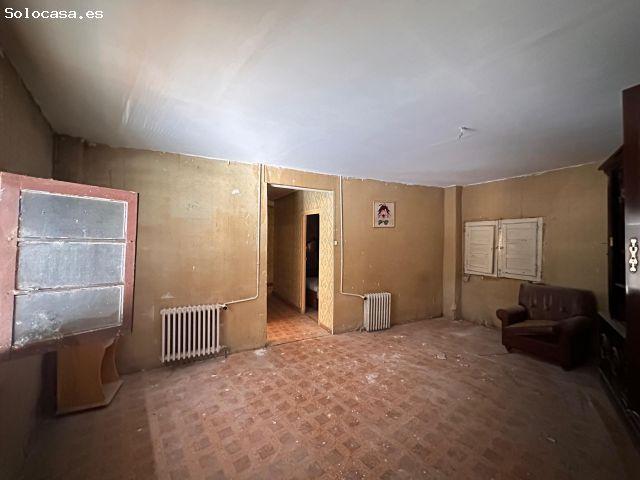 CASA PARA REFORMAR CON TERRENO PRÓXIMO SAN LORENZO