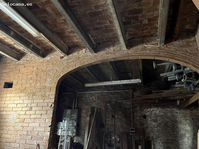 Casa para reformar con terrenos en venta en Vilamacolum, Alt Empordà