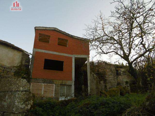 CASA PARA REFORMAR CERCA DE LA DERRASA