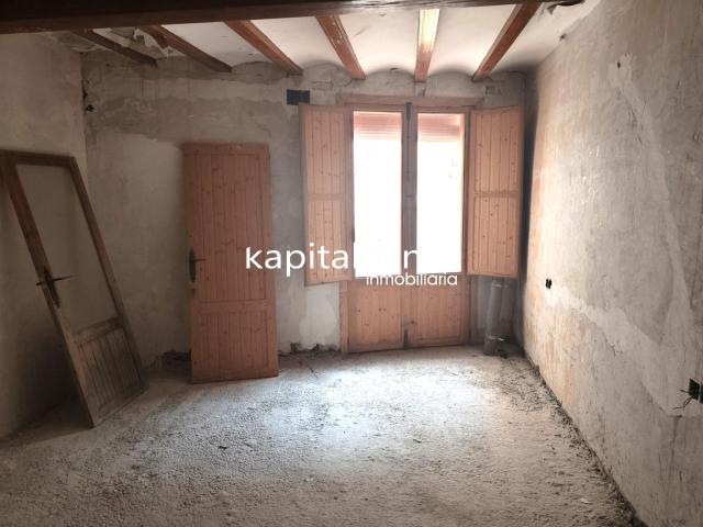 CASA PARA REFORMAR A LA VENTA EN COCENTAINA