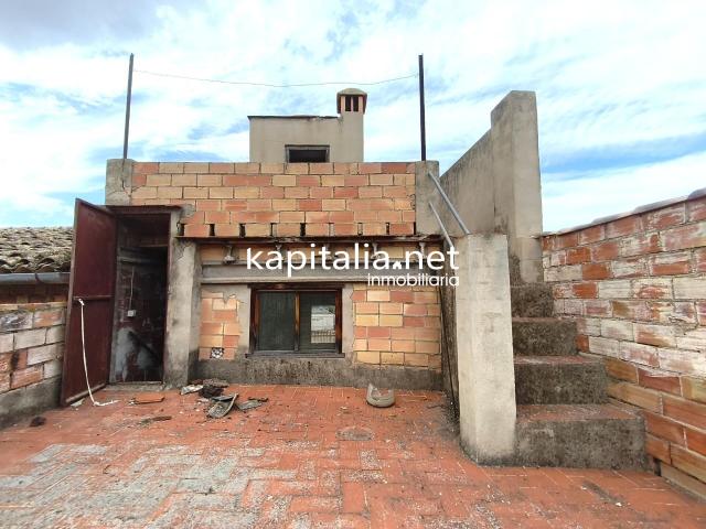 CASA PARA REFORMAR A LA VENTA EN PALOMAR