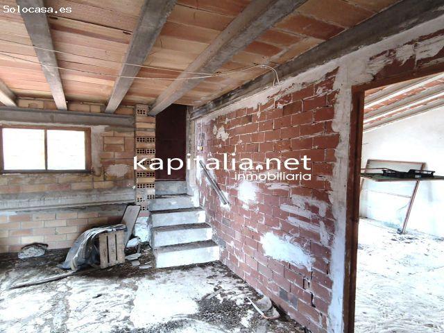CASA PARA REFORMAR A LA VENTA EN PALOMAR