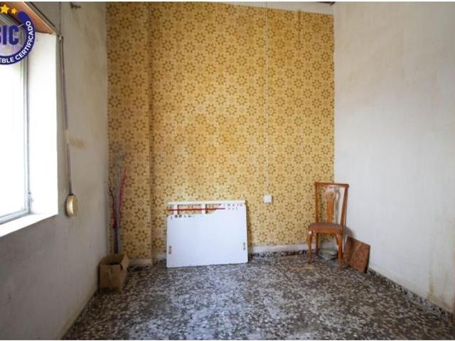 CASA PARA REFORMAR EN CHELLA