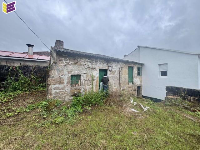 Casa para reformar en Ameirolongo, Mos