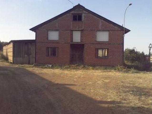 CASA PARA REFORMAR EN ALMANZA