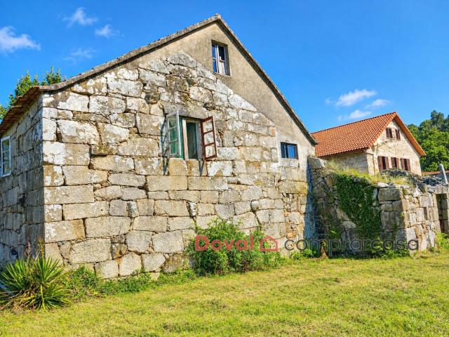 Casa para reformar en As Neves de piedra gallega – Amplio terreno y múltiples posibilidades