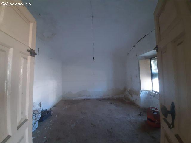 Casa para reformar en una parcela de 500 metro en Herreruela