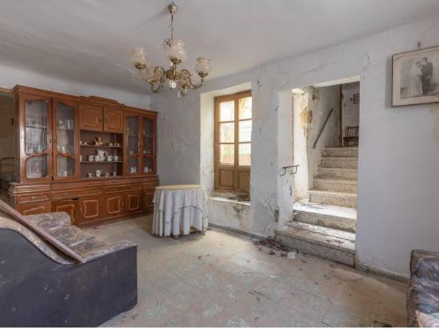 CASA PARA REFORMAR, MÁS TERRENO DE 250M2