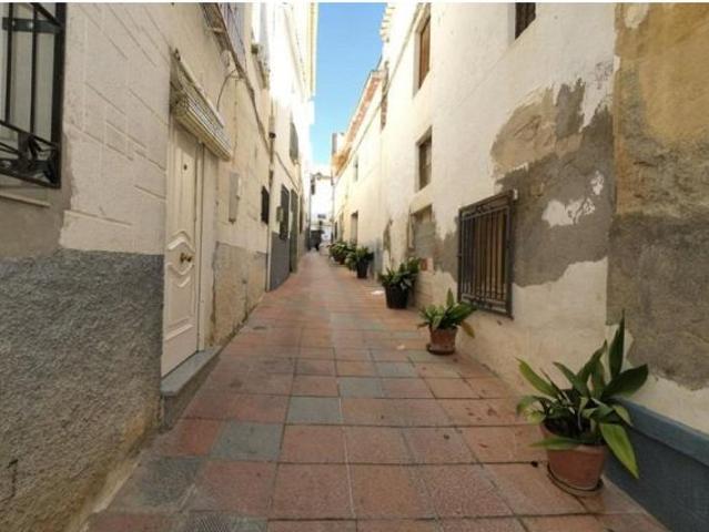 CASA PARA REFORMAR TOTALMENTE