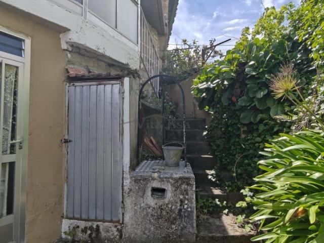 Casa para rehabilitar con gran potencial en Chaodarcas, Pereiro de Aguiar