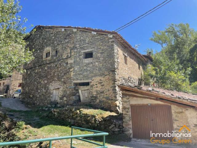 CASA PARA REHABILITAR AL LADO DEL RIO CON VISTAS DESPEJADAS