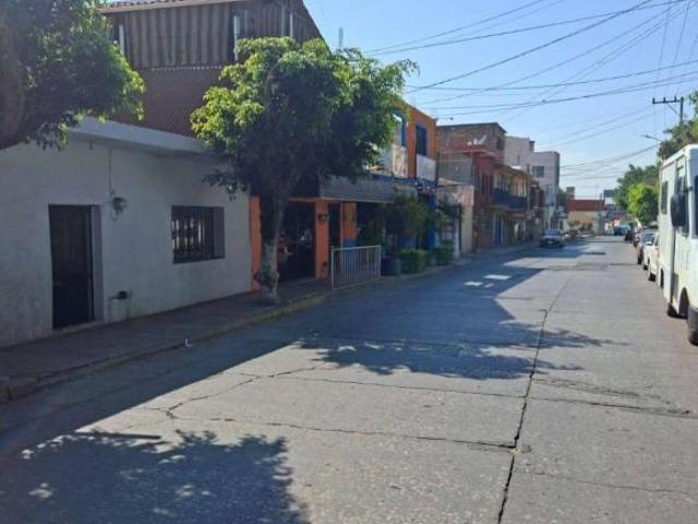 Casa para REMODELAR de 247 m² con 3 recámaras en venta en el Centro de Cuautla Morelos