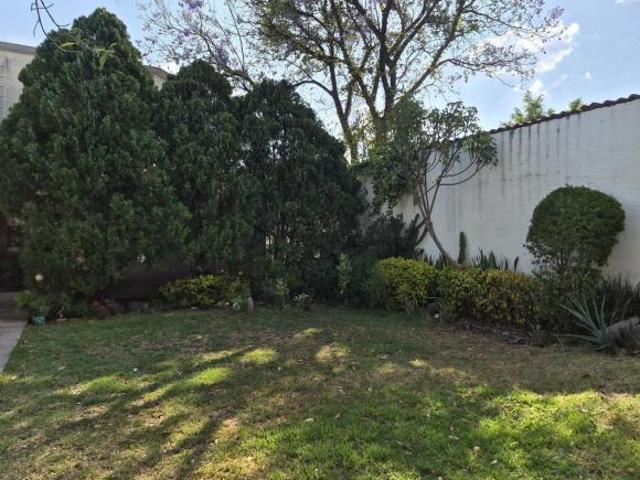 Casa para remodelar en Jurica Queretaro 1000 m2 terreno