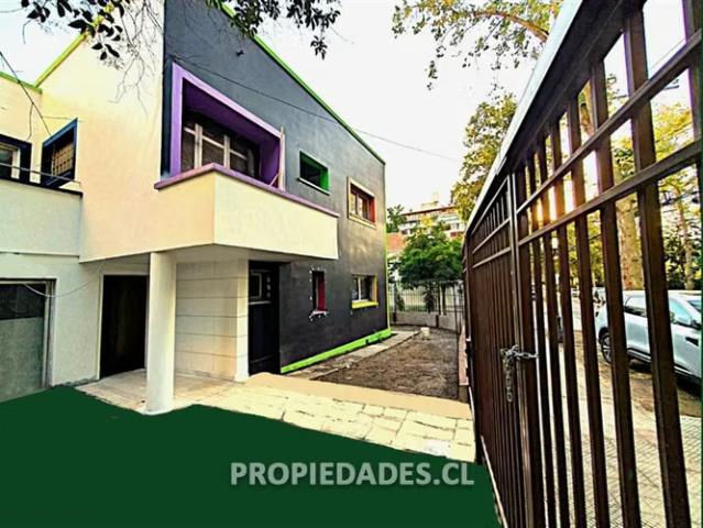 Casa para remodelar en Las Lilas Gran potencial comercial | 5 dormitorios por 19987.00 en Providencia