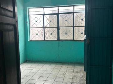 Casa para remodelar en sector Reforma