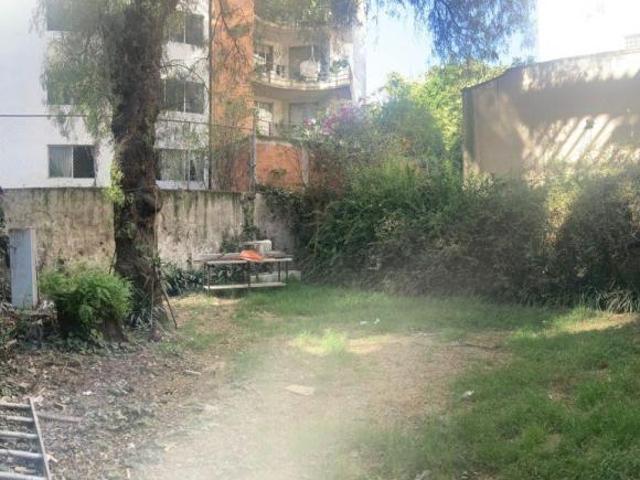 CASA PARA REMODELAR EN UNA EXCELENTE UBICACIÓN