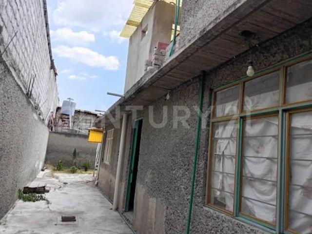 Casa para Remodelar en Venta en C. Sur 2 Niños Héroes Valle de Chalco