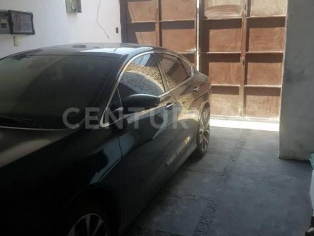 Casa para Remodelar en Venta en Jardines del Country