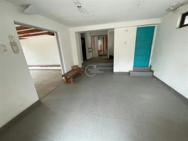 Casa para remodelar Peñalolén Tobalaba / Quebrada Macul | 4 dormitorios por 12200.00 en Peñalolén
