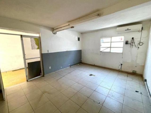 CASA PARA REMODELAR