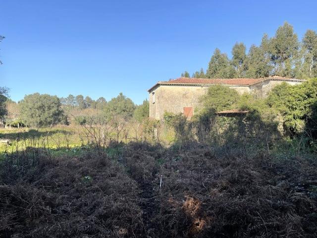 Casa para restauro com terreno 0m² Arcozelo