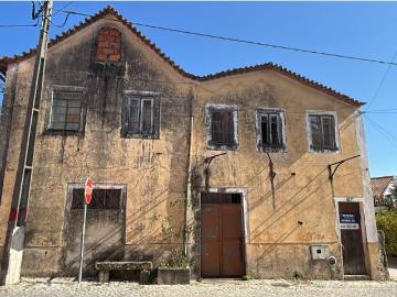Casa para restauro em Seixo da Beira