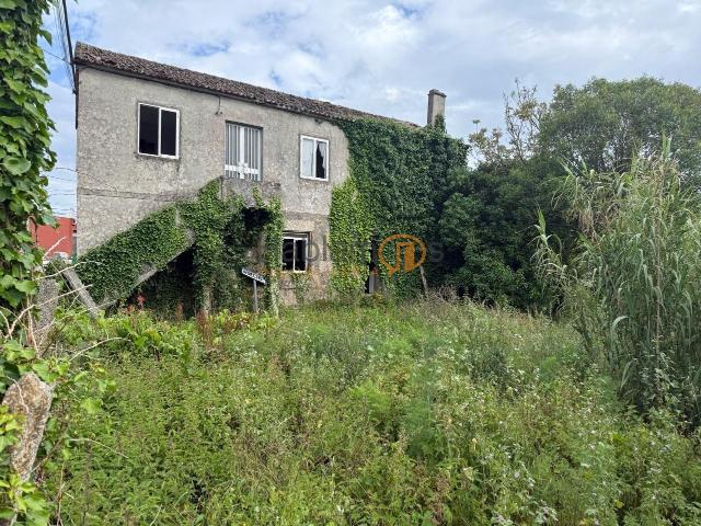 CASA PARA RESTARURAR EN CAMBADOS