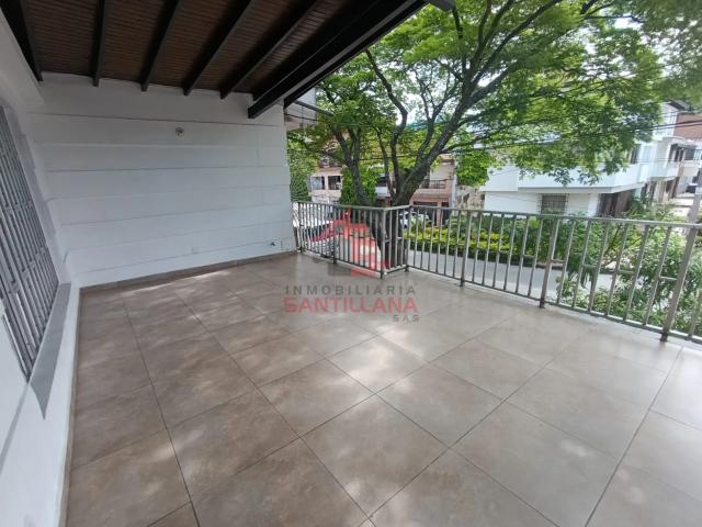 CASA PARA USO COMERCIAL LOS COLORES CERCA 4TA. BRIGADA