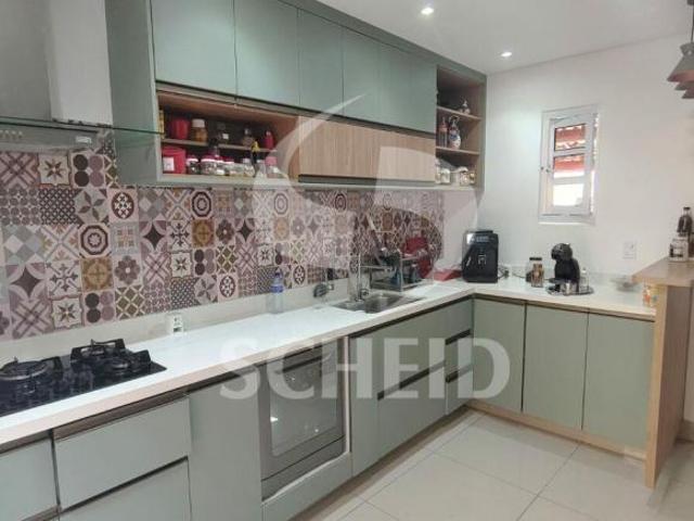 Casa para venda, 210,00m² útil, com 3 quartos e 3 vagas em Interlagos