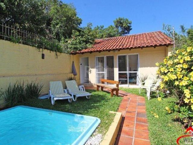 Casa para Venda 240m², 5 dormitórios, sendo 1 suites, 3 vagas Menino Deus