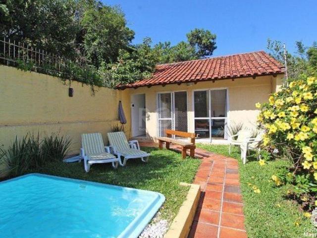 Casa para Venda 240m², 5 dormitórios, sendo 1 suites, 3 vagas Menino Deus