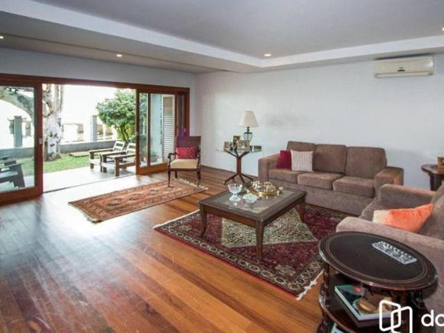 Casa para Venda 420m², 4 dormitórios, sendo 3 suites, 5 vagas Tristeza