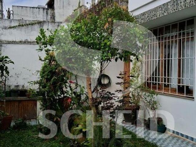 Casa para venda com 191 metros, 03 dormitórios e 03 vagas na Chácara Santo Antonio