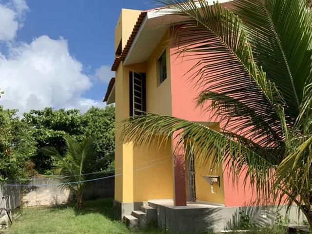 Casa para venda com 210 metros quadrados com 5 quartos
