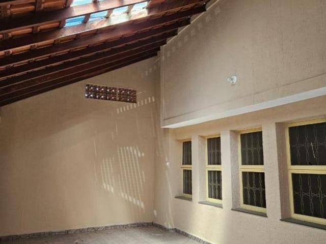 Casa para venda com 2 dormitórios, vaga para até 4 carros e 2 banheiros, Jardim Maia, Guarulhos, SP