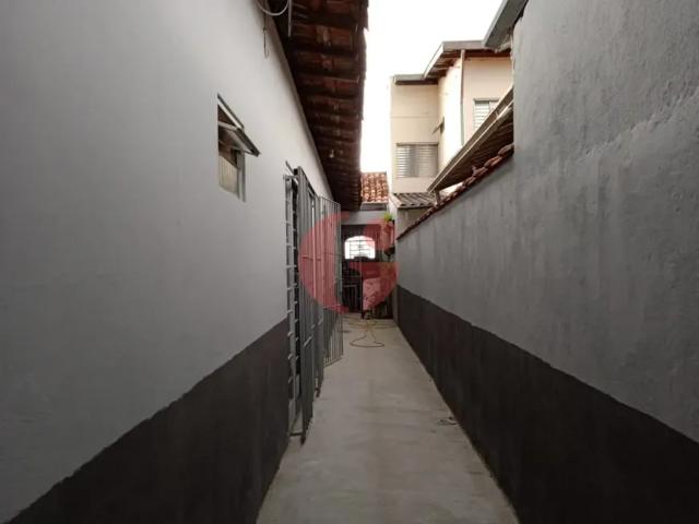 Casa para venda com 2 quartos sendo 1 suíte 100m² no bairro Jardim das Industrias