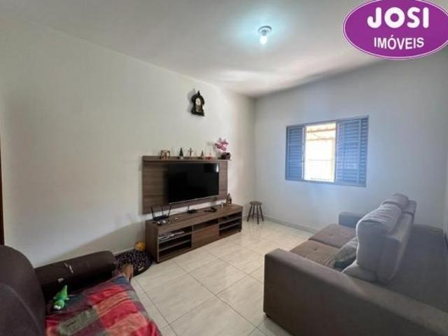 Casa para venda, com 3 dormitórios, com 197 m² de construção, no Jardim Elite em Alfenas/MG, por R$