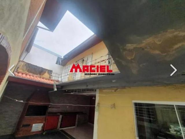 Casa para venda com 4 dormitórios 250m² de terreno Zona Norte de São José dos Campos/SP