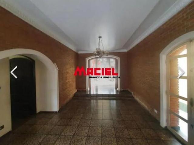Casa para venda com 4 dormitórios 250m² de terreno Zona Norte de São José dos Campos/SP